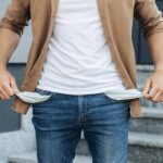 Une école à reconstruire - Salaires : le prix de la démotivation